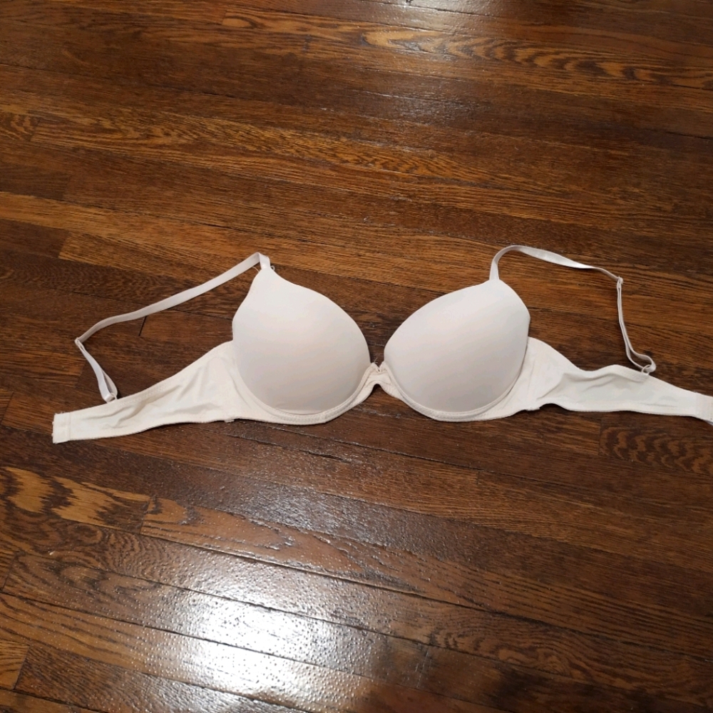 GUC nude colored Nicole Miller bra sz 36C!